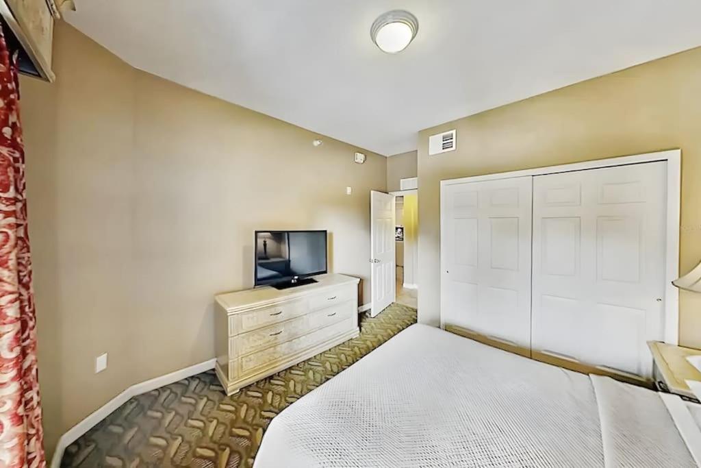 Entire Rental 3-Br Minutes From Disney X8 Hot Tub Apartment 2204 Орландо Экстерьер фото